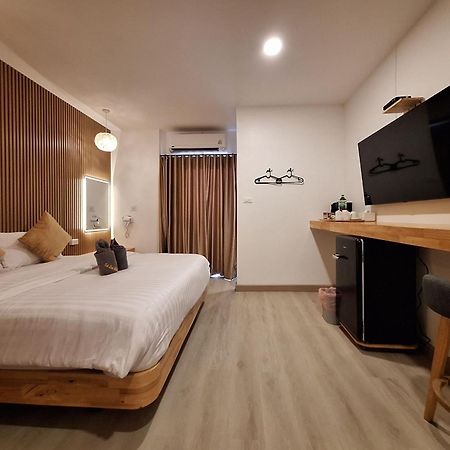 Koh Larn White House Hotel Exterior foto